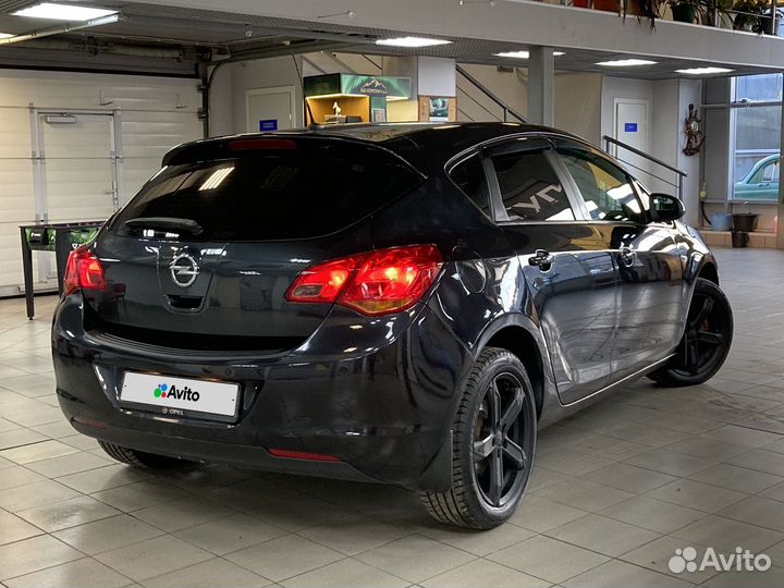 Opel Astra 1.6 AT, 2011, 178 000 км