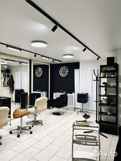 Парикмахерское кресло в аренду