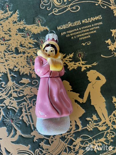 Ёлочная игрушка.Девочка Анна с муфтой