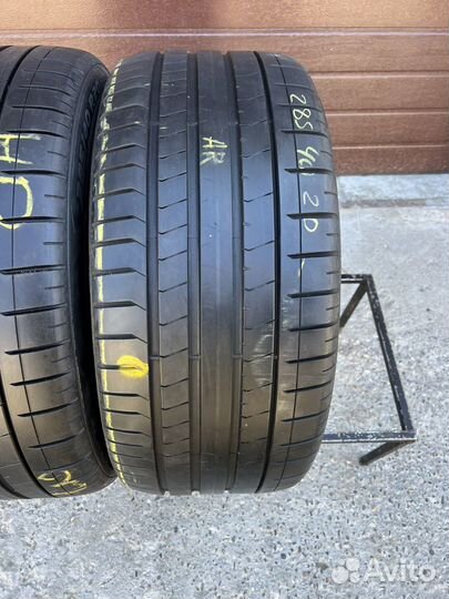 Pirelli P Zero PZ4 285/40 R20