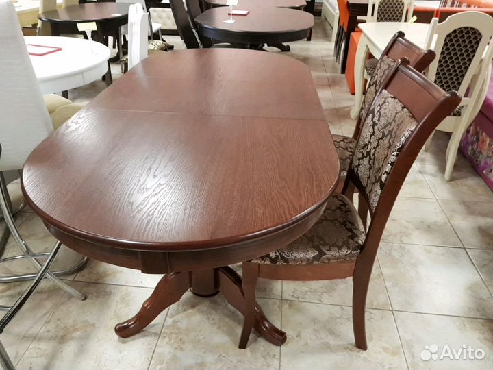 Стол из дерева