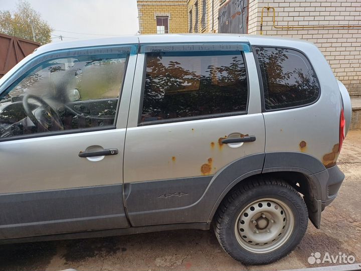 Chevrolet Niva 1.7 МТ, 2012, 100 000 км