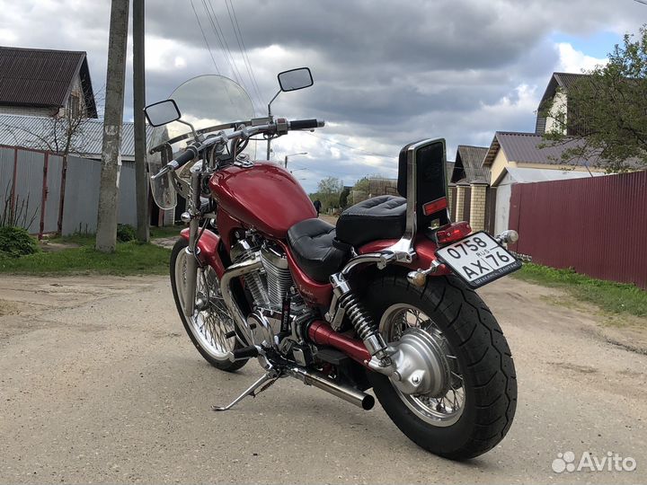 Suzuki VS 800 intruder