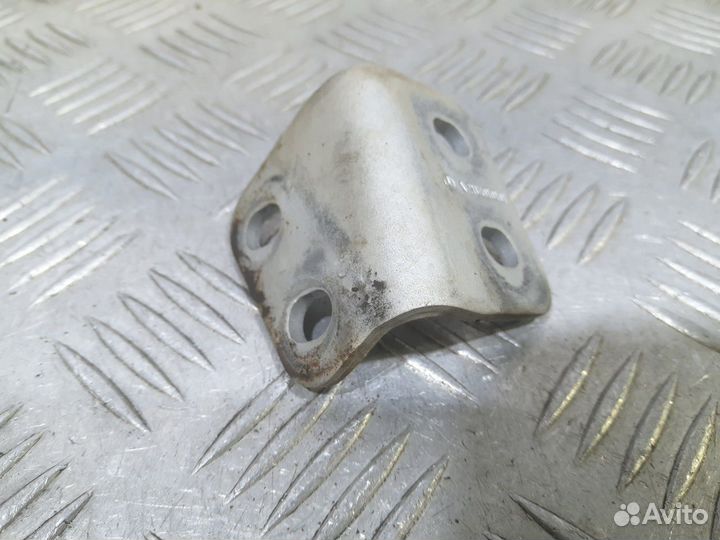 Б/У Кронштейн глушителя#001