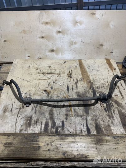 Стабилизатор передний Mitsubishi Cedia