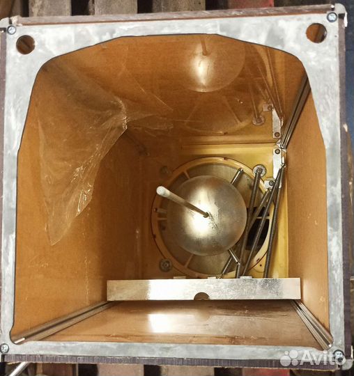 Автомат выдачи бахил