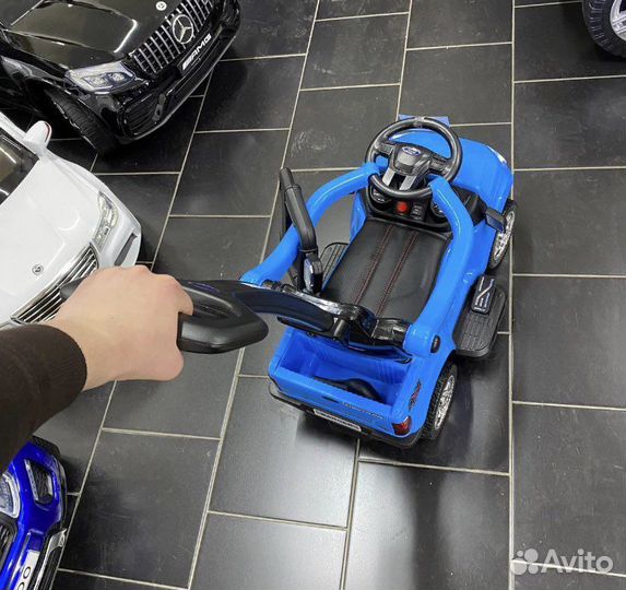 Машинка-каталка толокар