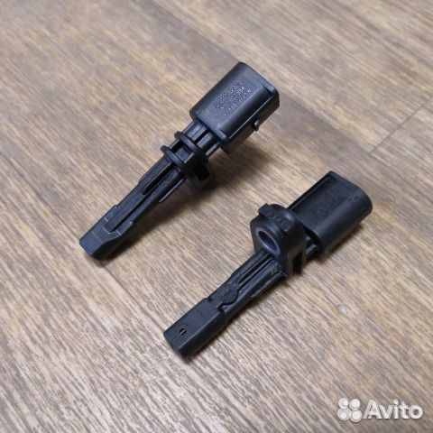 Датчик abs задний левый Skoda Octavia A7 CHP 2014