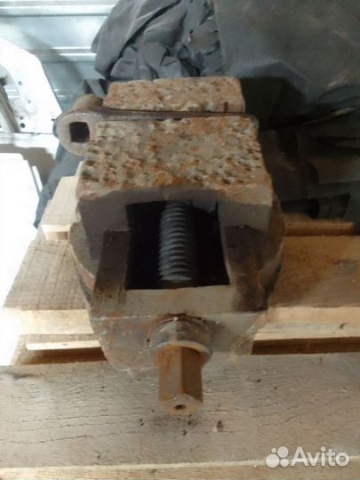 Тиски станочные поворотные СССР