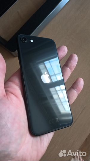 iPhone SE (2020), 64 ГБ