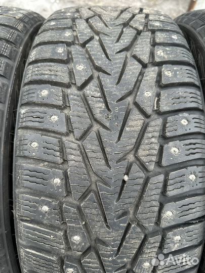 Nokian Tyres Hakkapeliitta 7 215/55 R17 98T