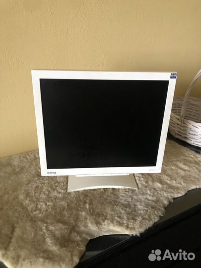 Монитор benq Q7T4