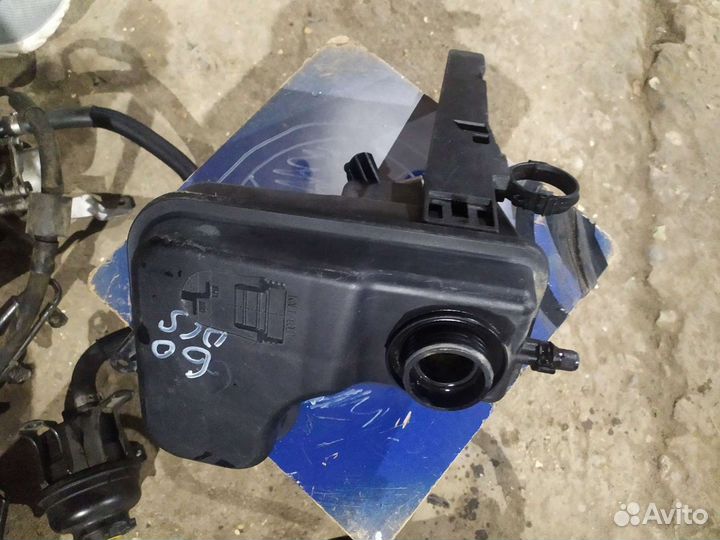 Расширительный бачок бмв Е60 Дизель