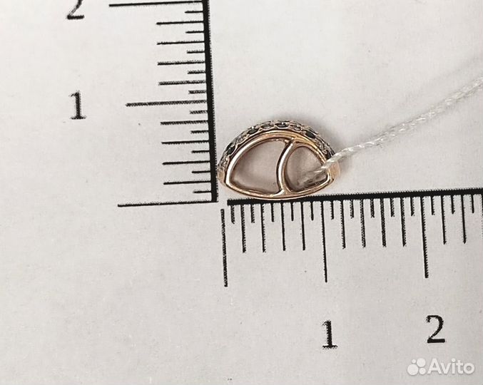 Золотая подвеска с фианитом