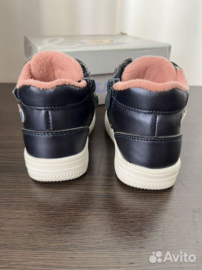 Ботинки демисезонные для девочки 22 размер