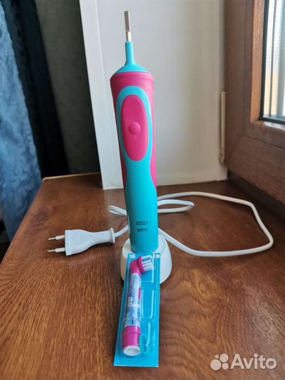 Электрическая зубная щетка oral b детская