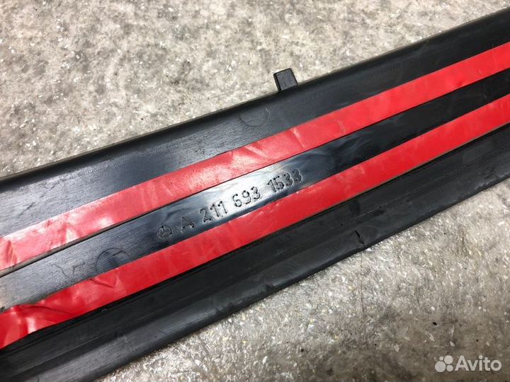 Накладка багажника задняя Mercedes-Benz E-Class