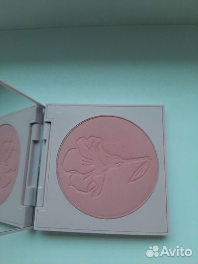Румяна colourpop