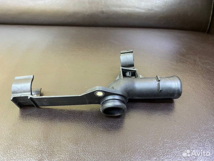 Фланец бу Mercedes C 200 W204 M271.950 2007