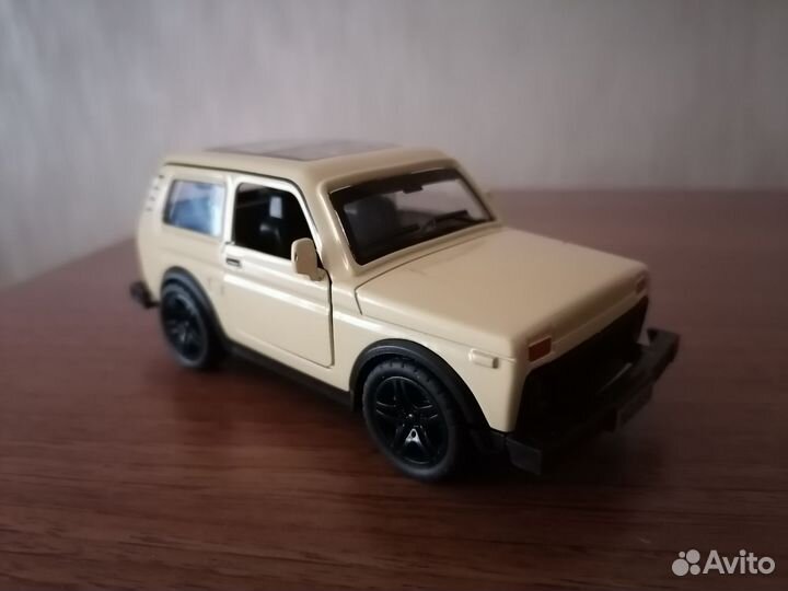 LADA 44