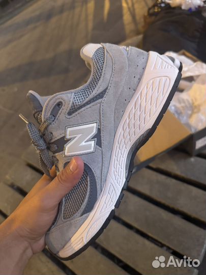 New balance 2002r