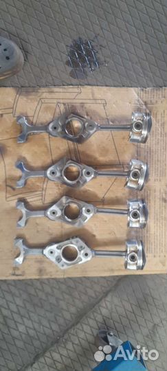 Поршня с шатунами