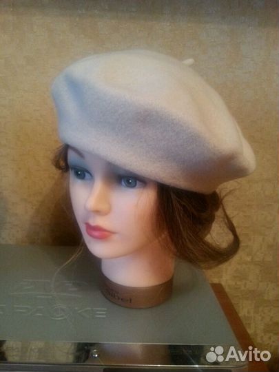 Берет и перчатки