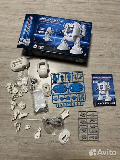 Игрушка робот