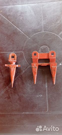 Палец на косилку