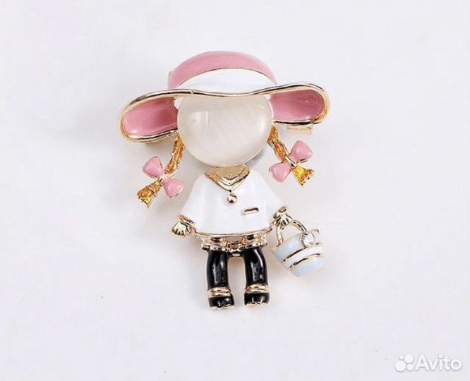 Брошь девочка