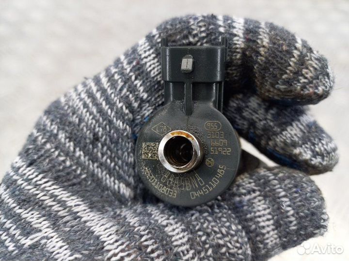 Форсунка дизельная Renault Sandero Stepway 2 5S