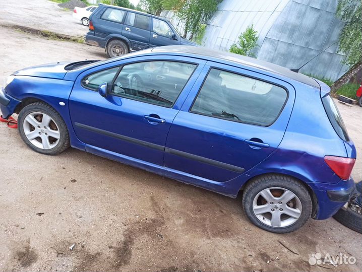 Разбор на запчасти Peugeot 307