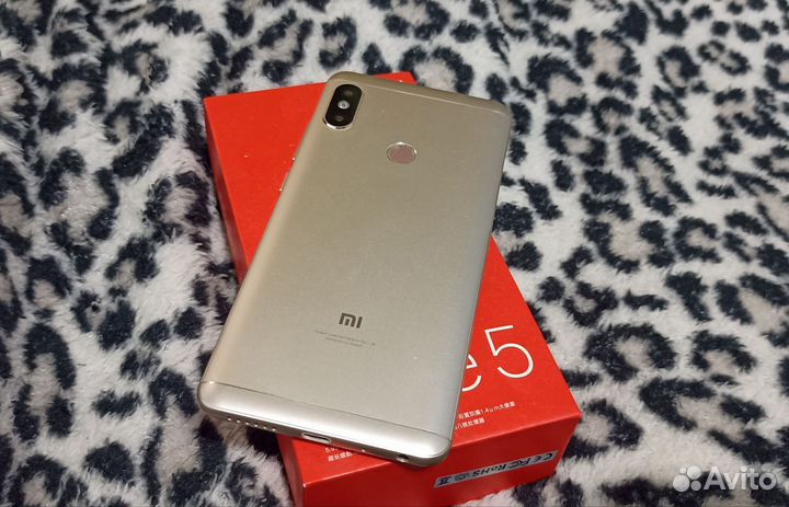 Xiaomi Redmi Note 5, 3/32 ГБ