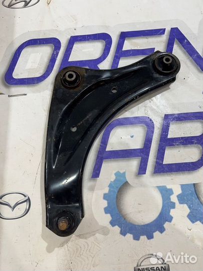 Рычаг подвески нижний передний правый Nissan Juke