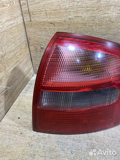 Фонарь задний правый Audi A6 C5 дорест Арт. 111090