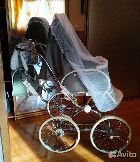 Прогулочная коляска 2 в 1
