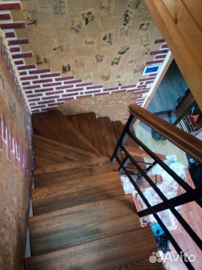 Лестница деревянная