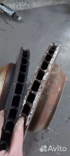 Диски тормозные задние на Volkswagen Touareg