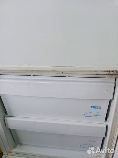 Холодильник бу позис