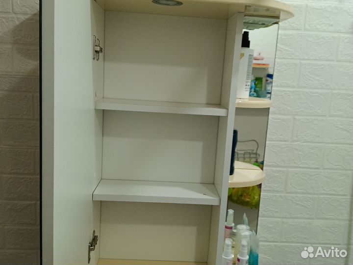 Зеркало шкаф в ванную комнату