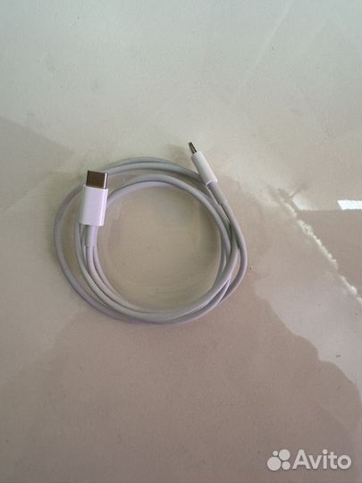 Кабель для зарядки Apple USB Type-C - Lightning