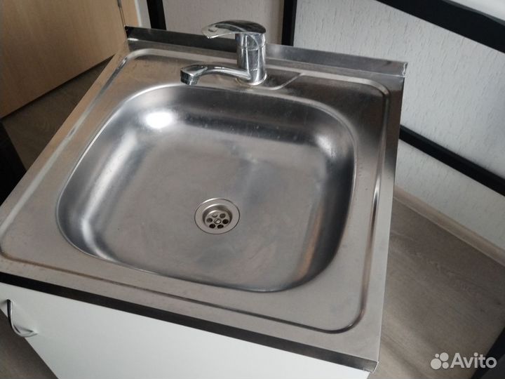 Смеситель, мойка, раковина, тумба