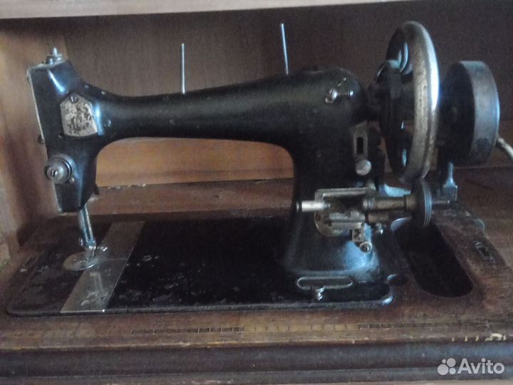 Швейная машина Singer