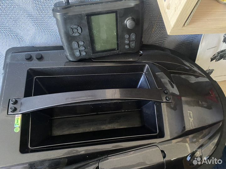 Прикормочный кораблик с gps и эхолотом