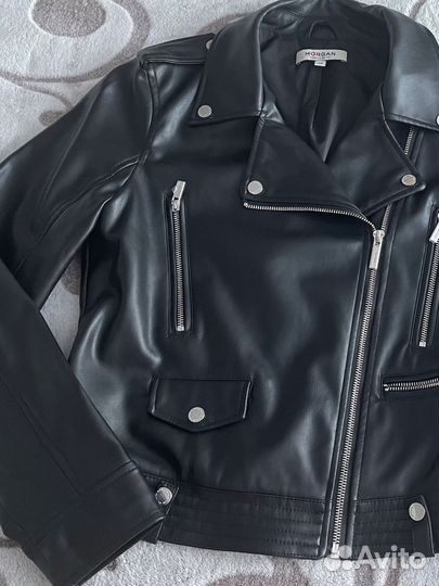 Продам куртку женскую