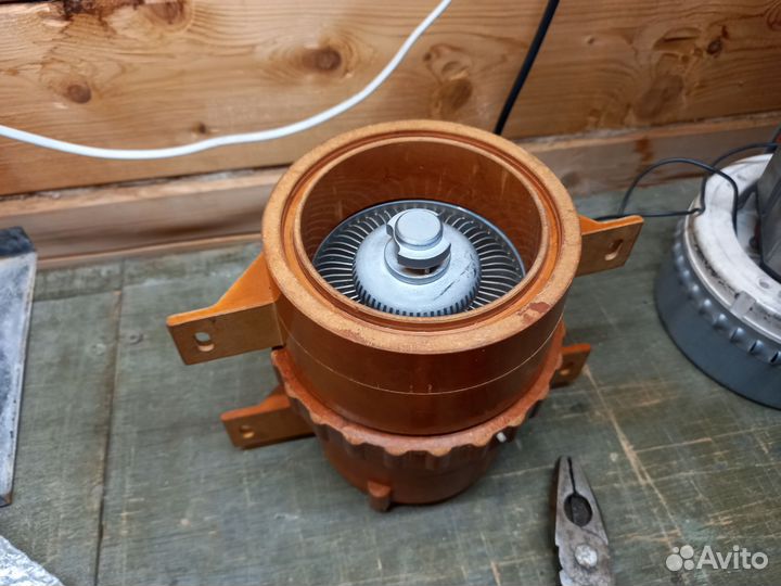 Панелька с лампой гу-34б