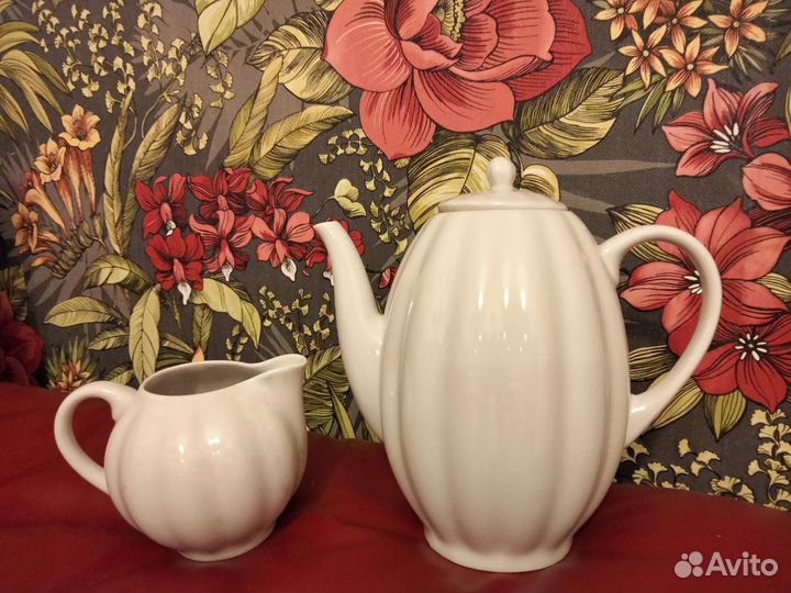 Чайник большой фарфор белый новый винтаж