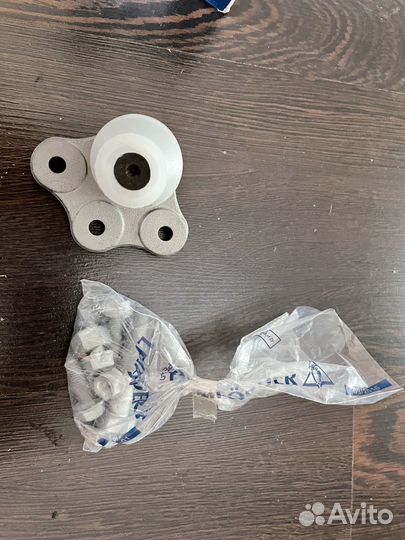 Опора шаровая, передняя нижняя/ Lemforder 1470701