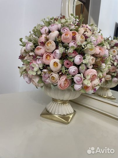 Цветы в вазе