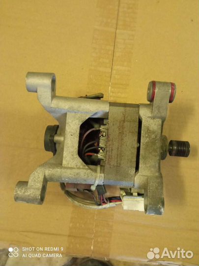 Двигатателя стиральных машин разные